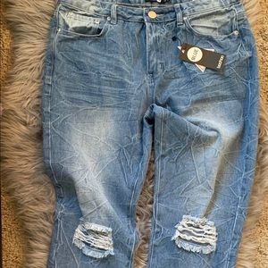 Boyfriend jeans, ripped